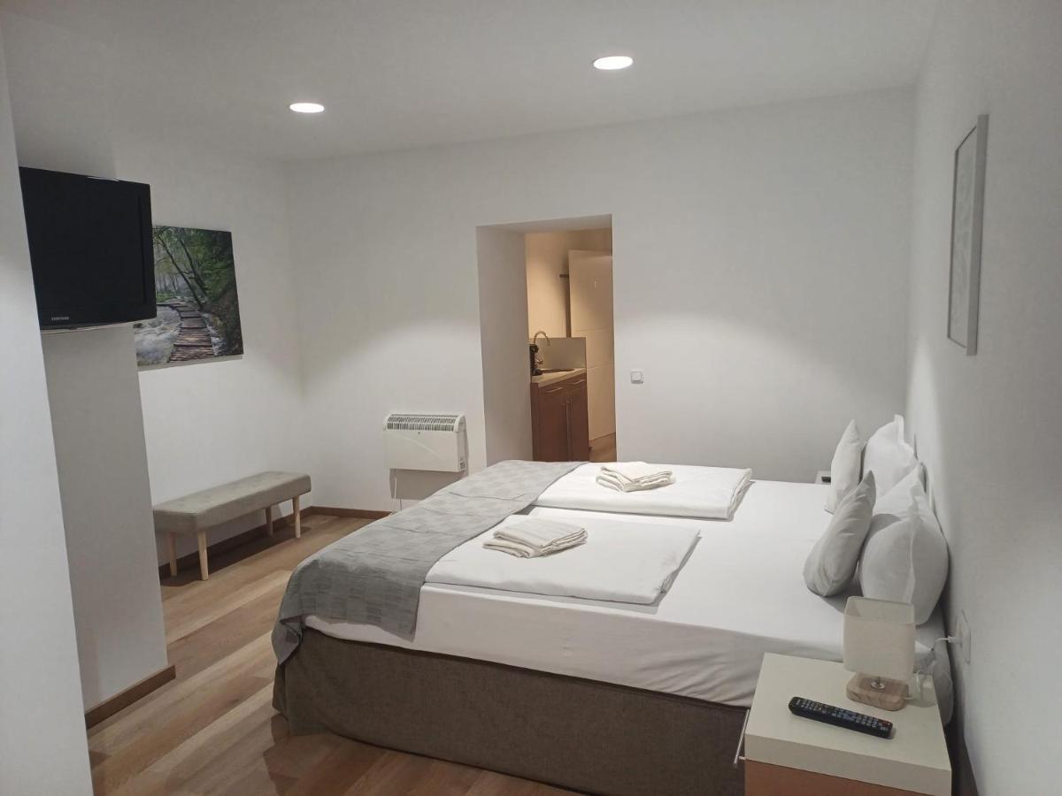 Apartament Living Gmbh *